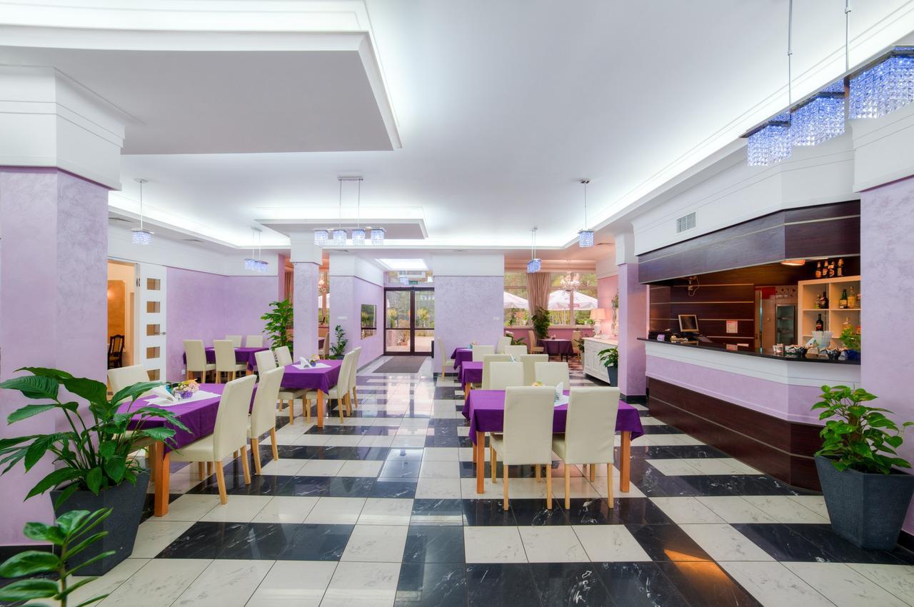 Imperium - Hotel Restauracja Firlej Exteriör bild